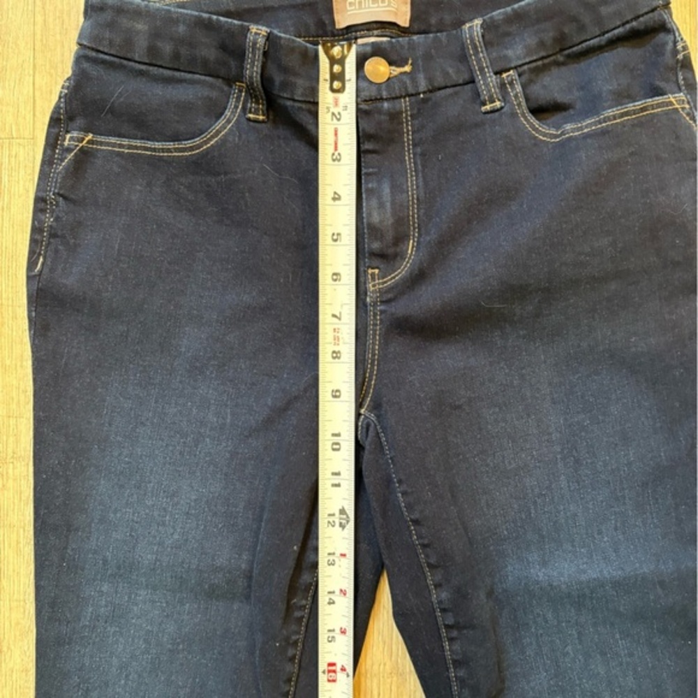 Chico’s size 0 Cropped Dark Blue Women's Jeans (small equivalent) - Picture 6 of 9